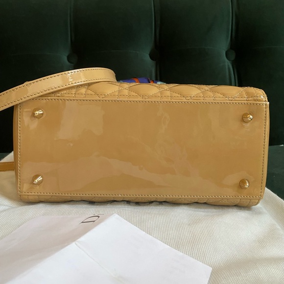 *SOLD* Lady Dior cannage quilted beige patent silver hardware Medium bag - Picture 7 of 16